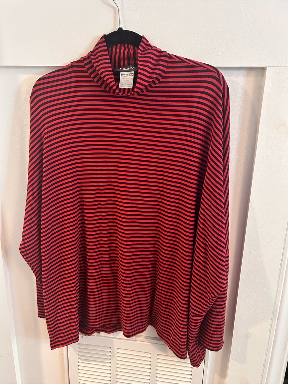 Alembika LENORE TURTLENECK TOP red STRIPE size Medium